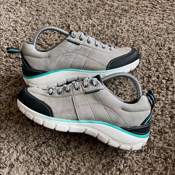 Clarks Wave Trek Waterproof Comfort Sneakers Women’s Size 7.5M - Picture 3 of 7